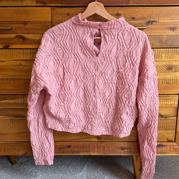 ANTHROPOLOGIE Textured Funnel-Neck Top - Pink Textured Long Sleeve Top - Picture 4 of 5